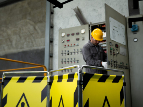 Barriere di sicurezza FASB Tools durante la manutenzione dei macchinari industriali