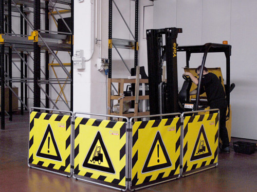 Massima sicurezza nella manutenzione dei carrelli elevatori con le barriere FASB Tools