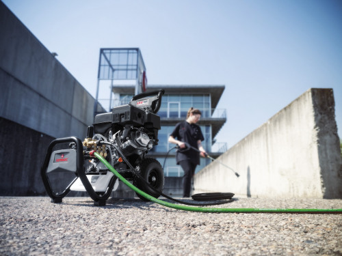 CI C40 EM THERMIC Comac’s pressure washer with combustion engine