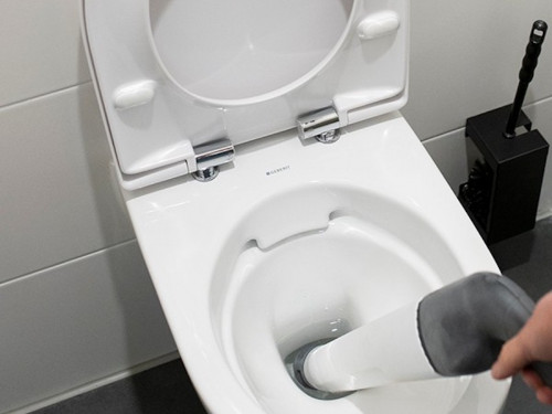 Come pulire i servizi igienici senza detergenti chimici? Cal Italia propone BubbleFlush