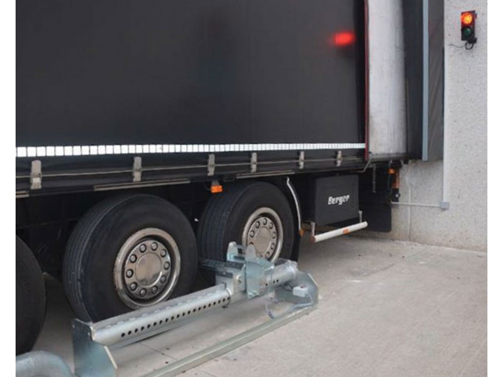 Sistema manuale di sicurezza per banchine di carico