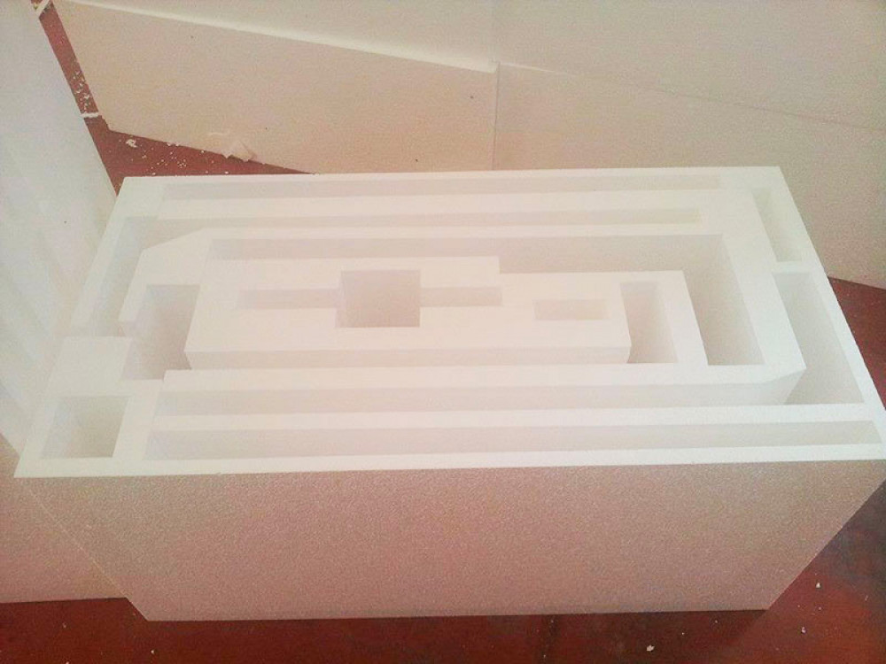 Custom shaped packaging in polystyrene