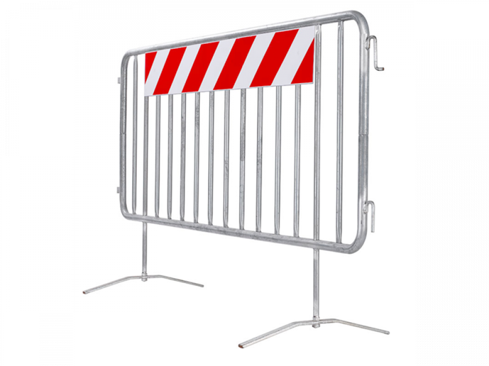 Barrier mobile steel barricade with swivel foot