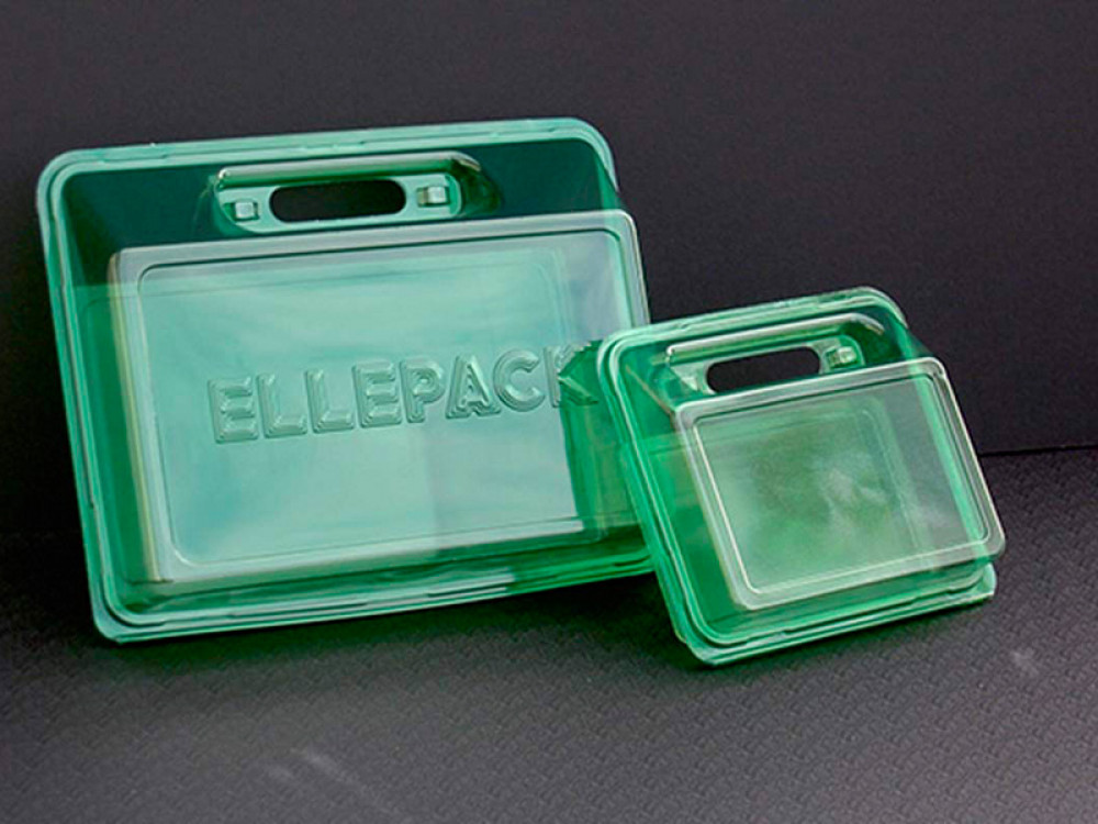 Bivalve thermoformed cases customized with logo