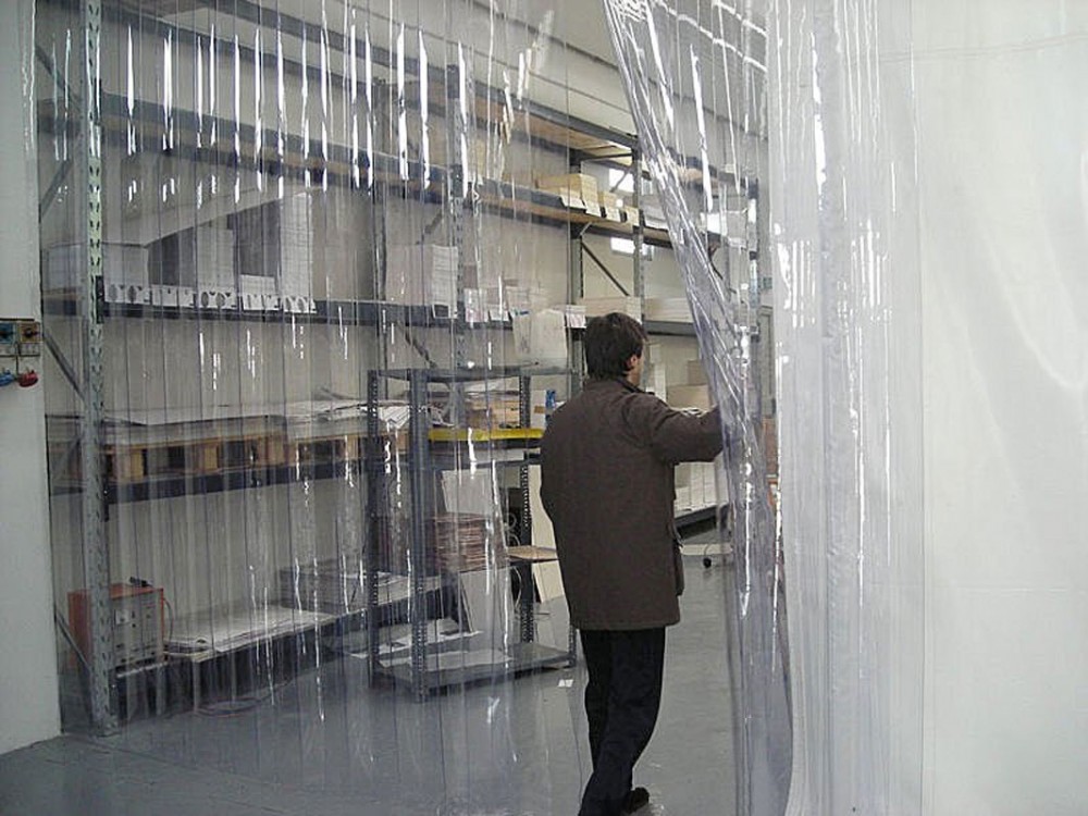 Porte e chiusure a strisce in PVC trasparente